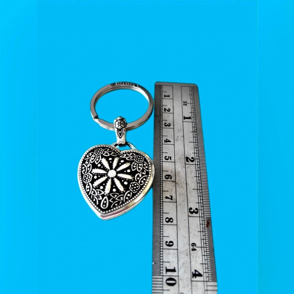 Brighton Heart Photo Locket Keychain Purse Fob Keyring Silver Plated Floral. - Picture 3 of 4